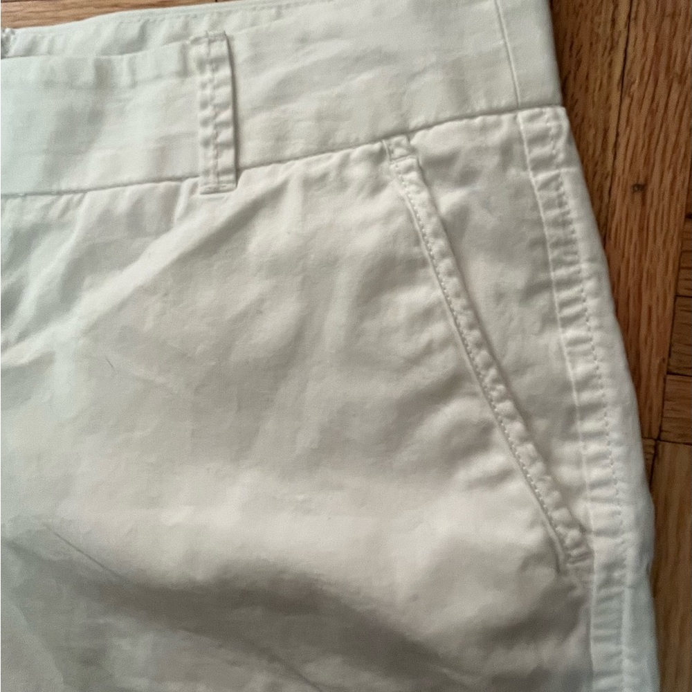 J.Crew Chino White Women’s Shorts Sz 2 - Picture 3 of 9